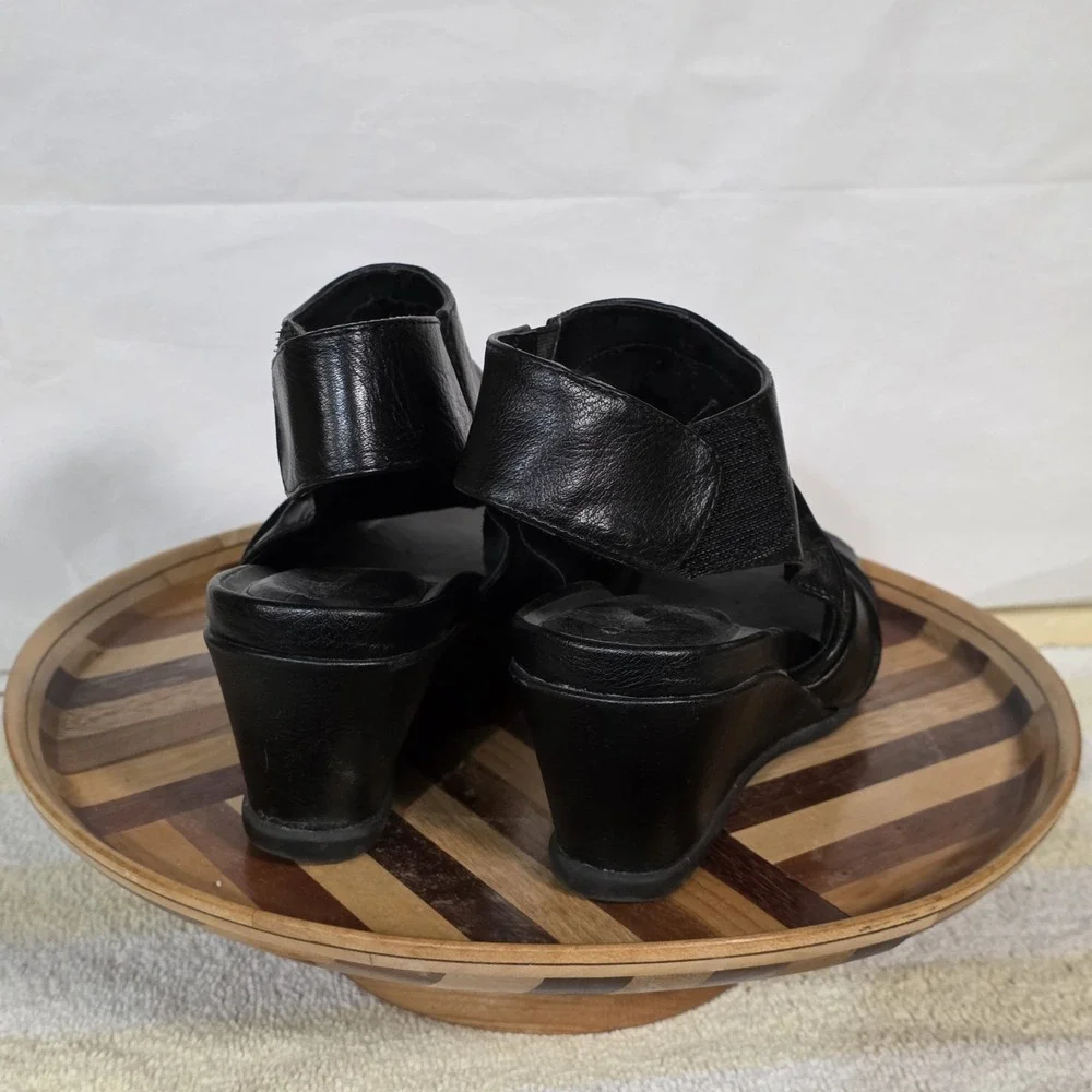 Black Faux Leather Sandals Croft & Barrow Womens Shoes SIZE 6.5 Peep Toe